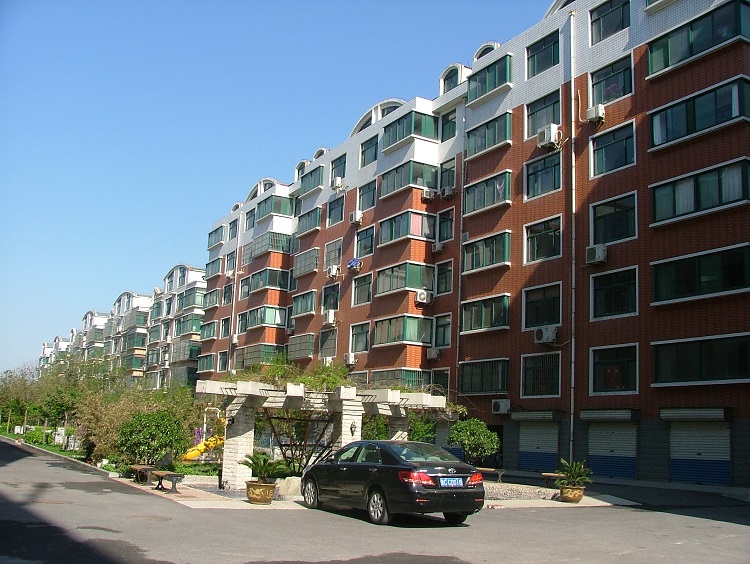 金潤名仕居